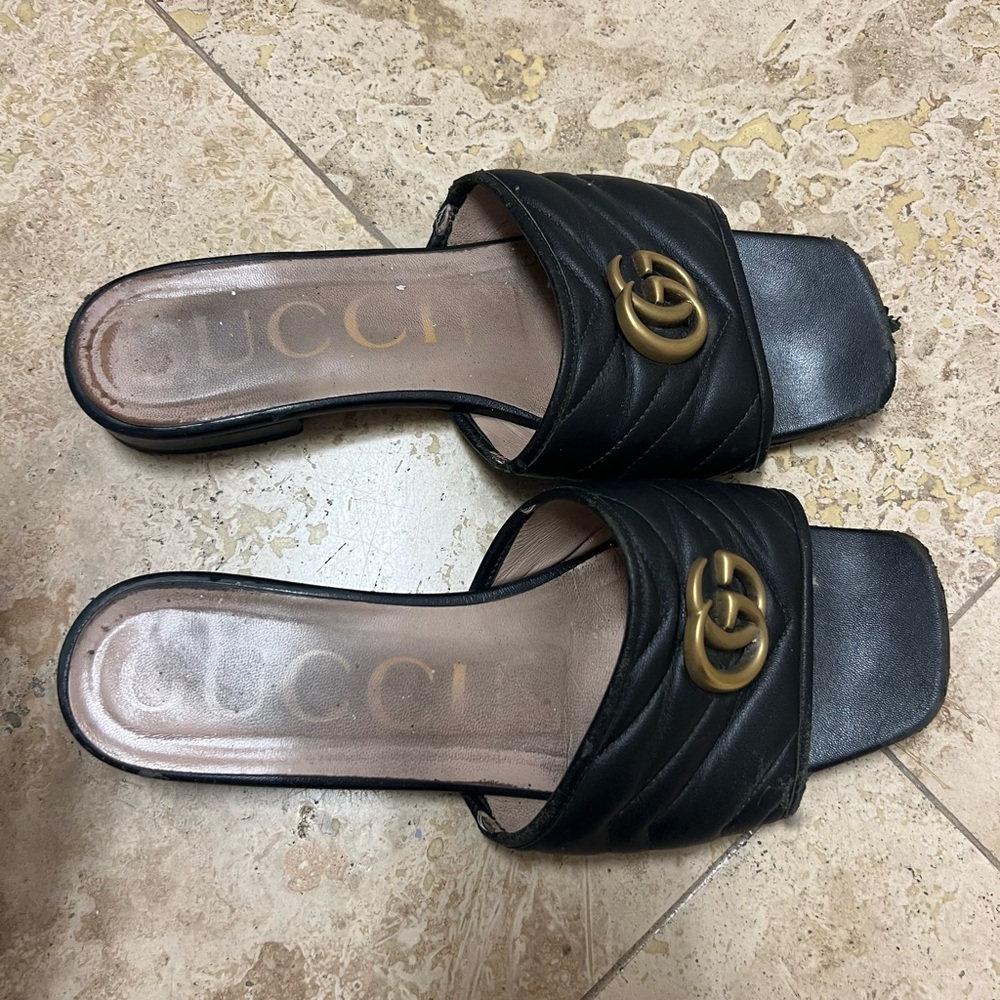 Gucci Black Quilted Slide Sandals with Gold Double G - Picture 3 of 3